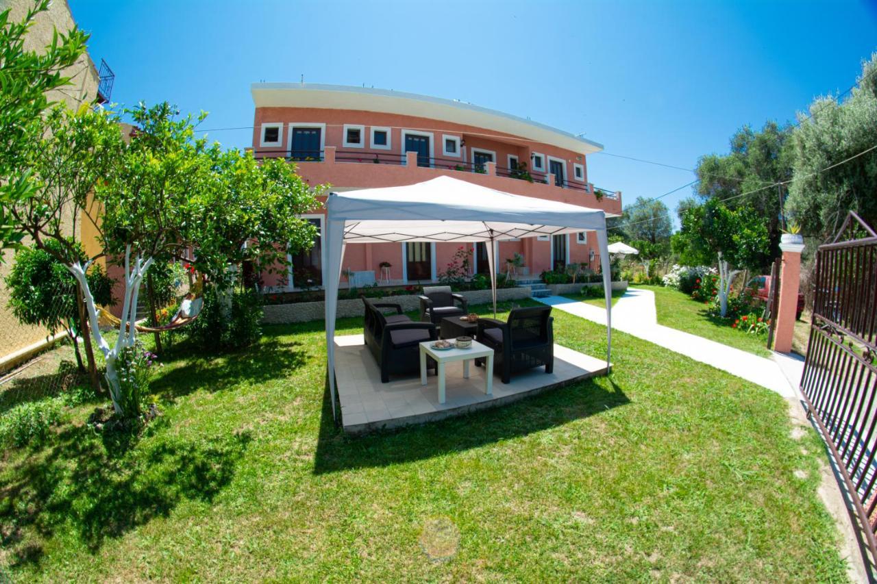 Costas Apartments Mesongí Buitenkant foto